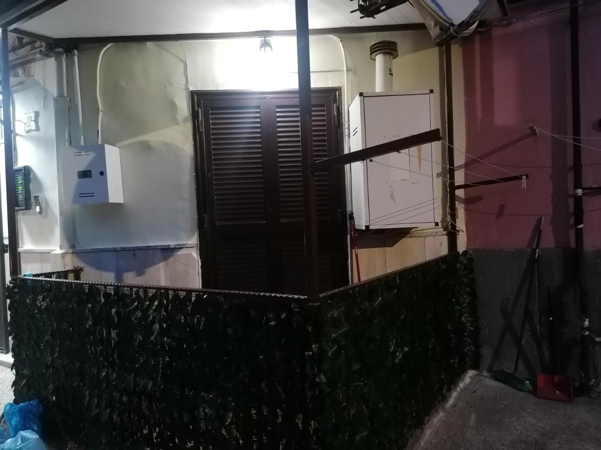 Casa Amelia Bed & Breakfast Наполи Екстериор снимка